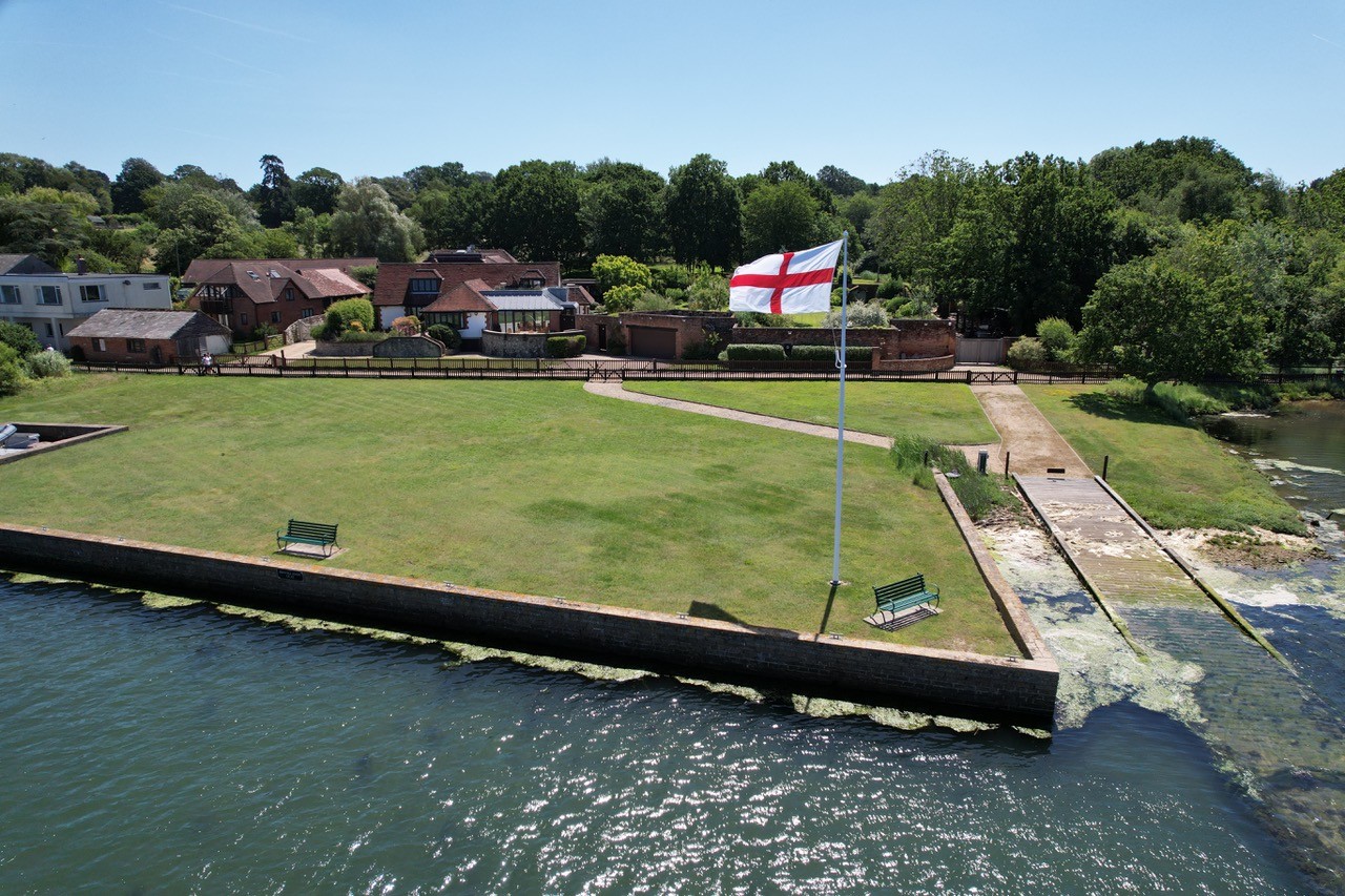 How much does a flagpole cost header
